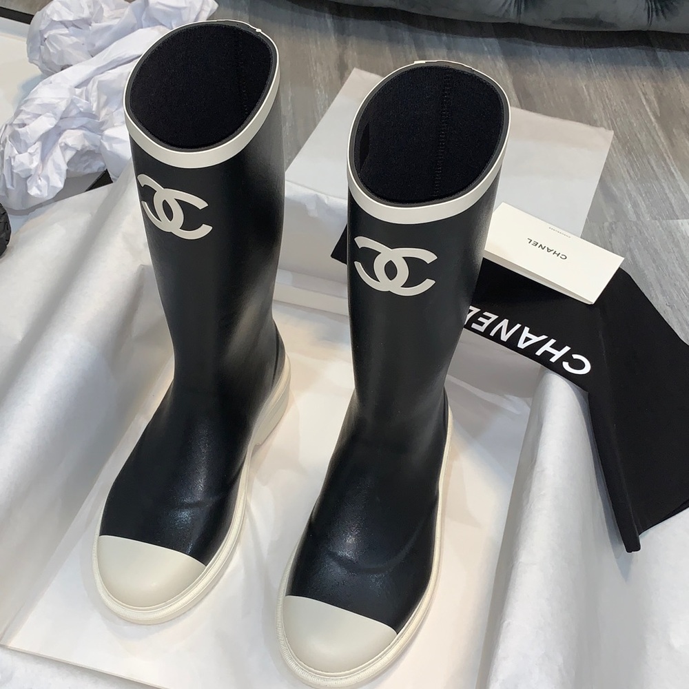 AUTHENTIC 2025 CHANEL Black and Cream Logo Rain Boots BRAND NEW 37 receipt - Picture 12 of 17